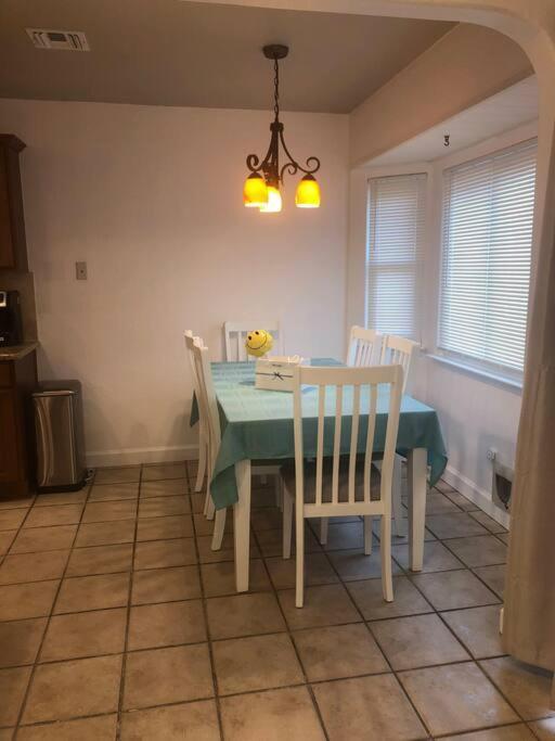 Cheerful 3-bedroom With A Pool Сasa de vacaciones *