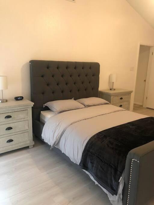 Сasa de vacaciones Cheerful 3-bedroom With A Pool